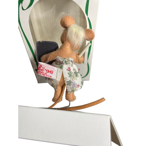 Annalee 3" Teacher With Chalkboard And Chalk Vintage Doll 1997 Home Decor - Picture 5 of 8